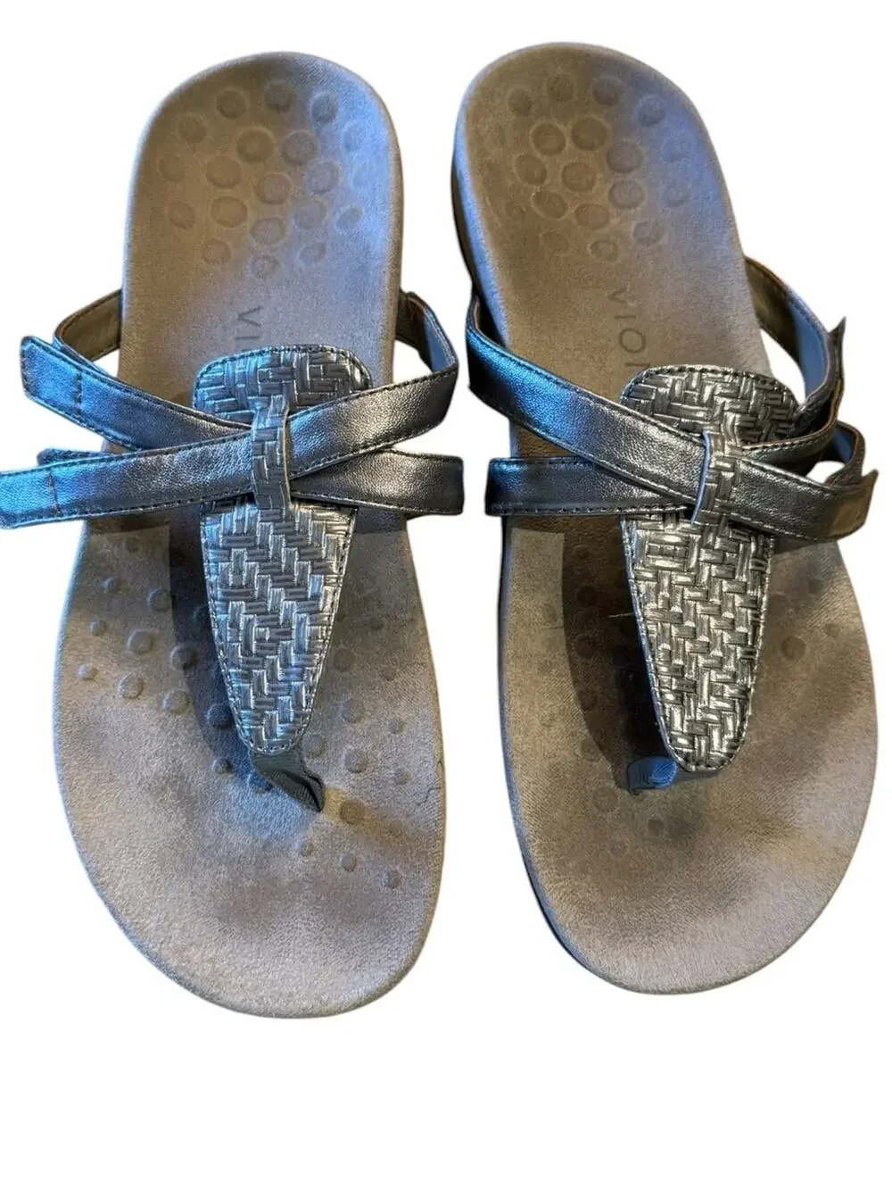 Vionic Karley Metallic Grip Closure Sandals in a Women’s Size 8